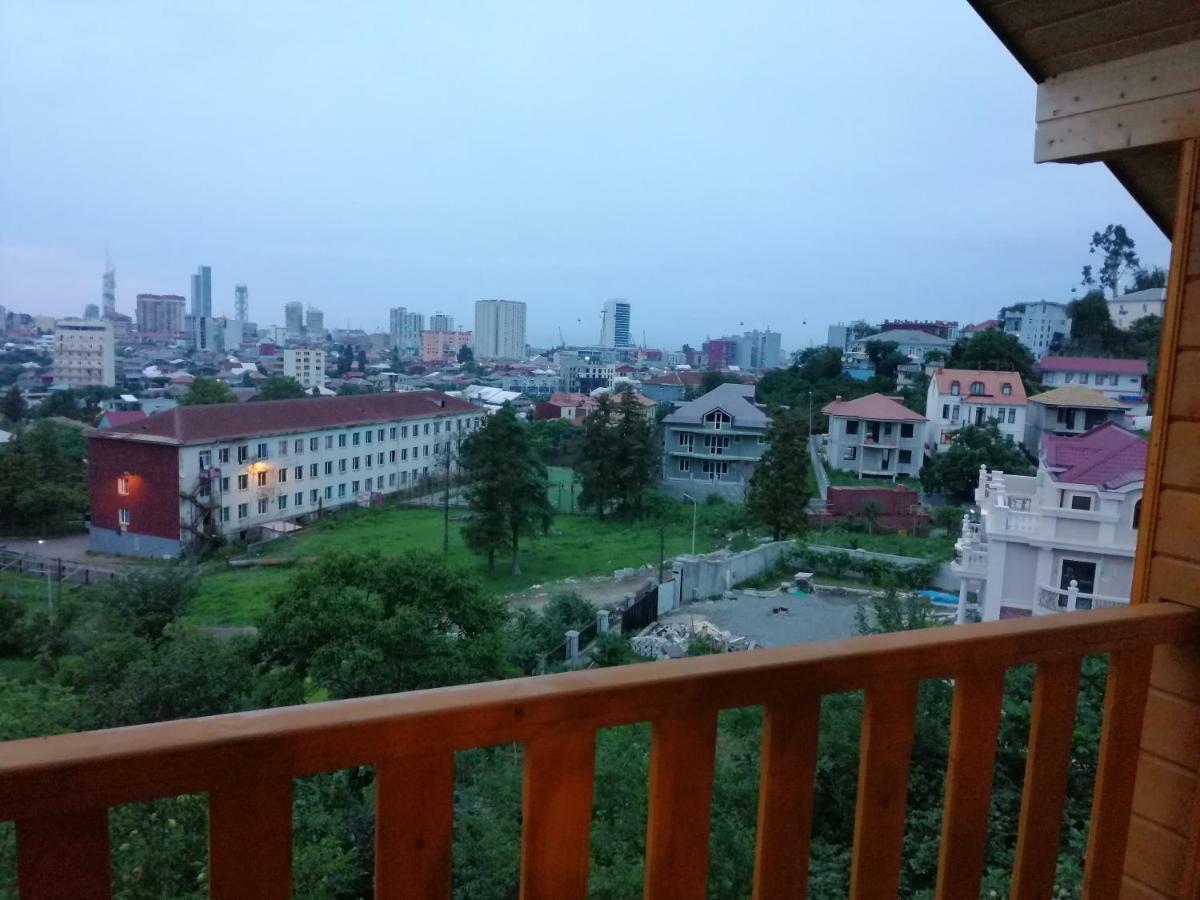 Деревянный Котеж The 1 С Выдом На Город Batumi Exterior foto