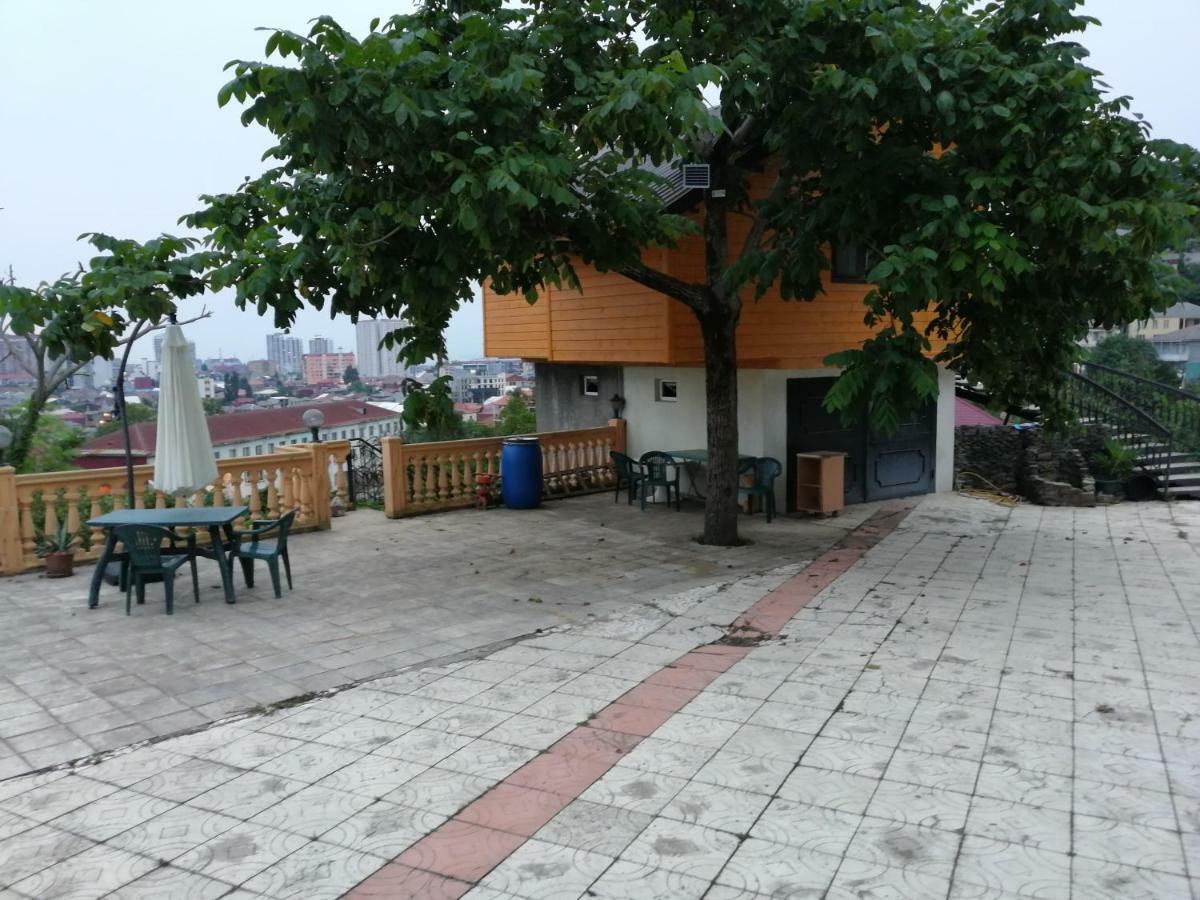 Деревянный Котеж The 1 С Выдом На Город Batumi Exterior foto