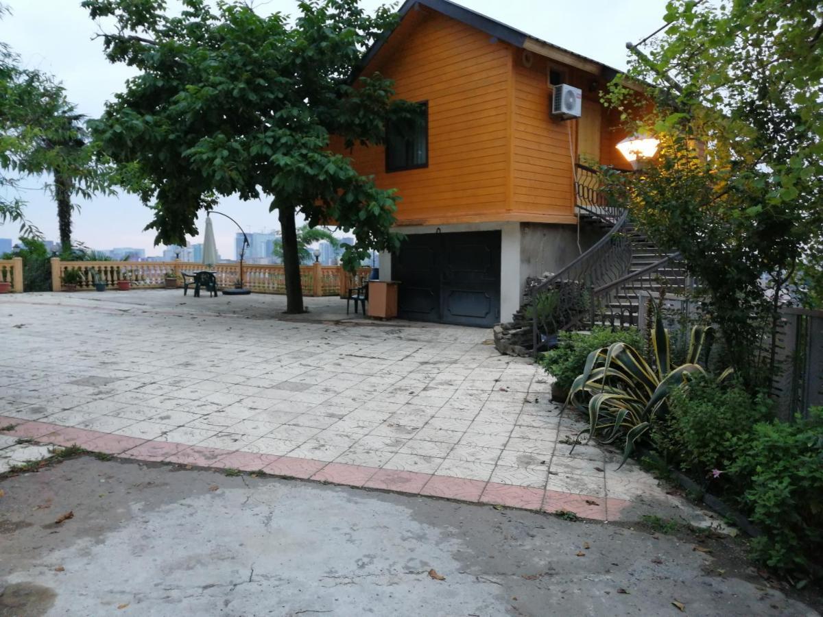 Деревянный Котеж The 1 С Выдом На Город Batumi Exterior foto